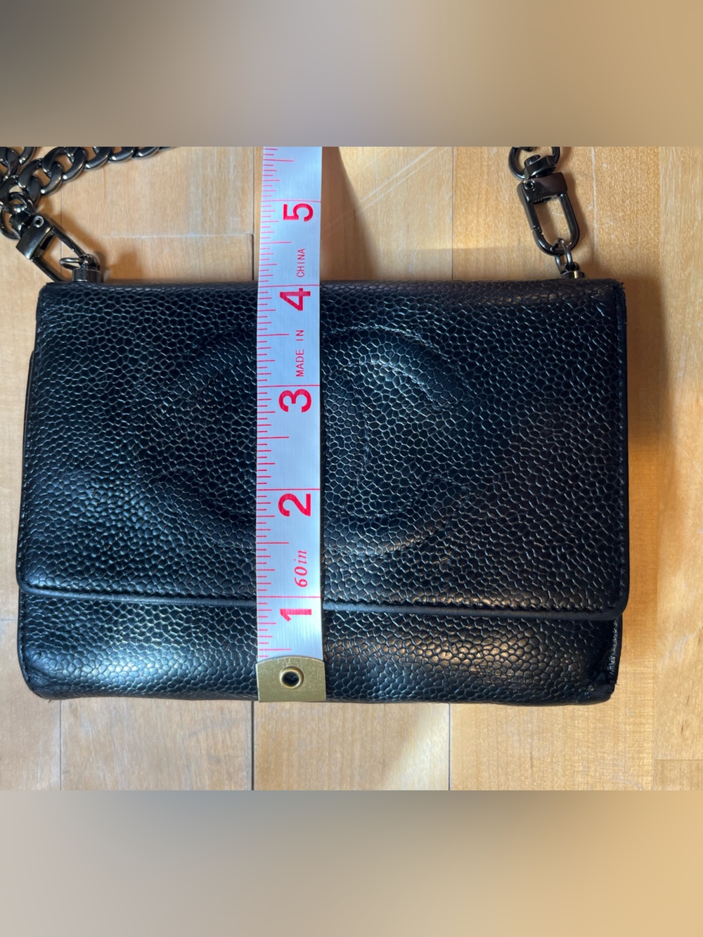 CHANEL Black Quilted Caviar Leather Crossbody Wallet with Chain - Picture 5 of 13